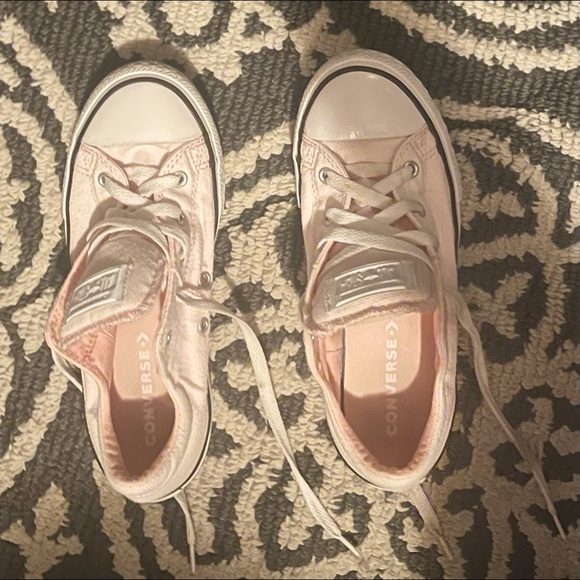 I am selling some light pink Converse shoes for $30. - Picture 4 of 5